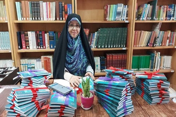 اهدای بیش از ۷۰۰ جلد کتاب برای ترویج فرهنگ ایثار و مطالعه در همدان
