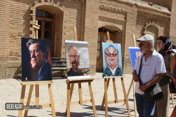 نمایشگاه بین‌المللی «بزرگان کاریکاتوریست چهره جهان» در خرم‌آباد برپا شد + عکس