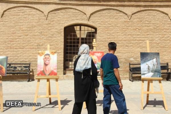 نمایشگاه بین‌المللی «بزرگان کاریکاتوریست چهره جهان» در خرم‌آباد برپا شد + عکس