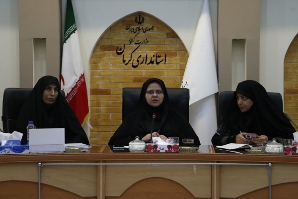 تشکیل ۴ کمیته ویژه بانوان در کرمان برای برنامه‌ریزی هفته دفاع مقدس/ «انسیه شاه‌حسینی» به کرمان می‌آید