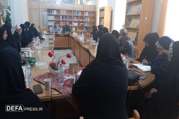 نشست نقد کتاب «دختر دبیرستان آزادی» با حضور نویسنده در کتابخانه ملی برگزار شد+تصاویر