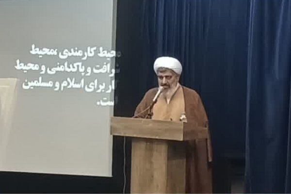 مدیران خدمت صادقانه به مردم را سرلوحه کار خود قرار دهند