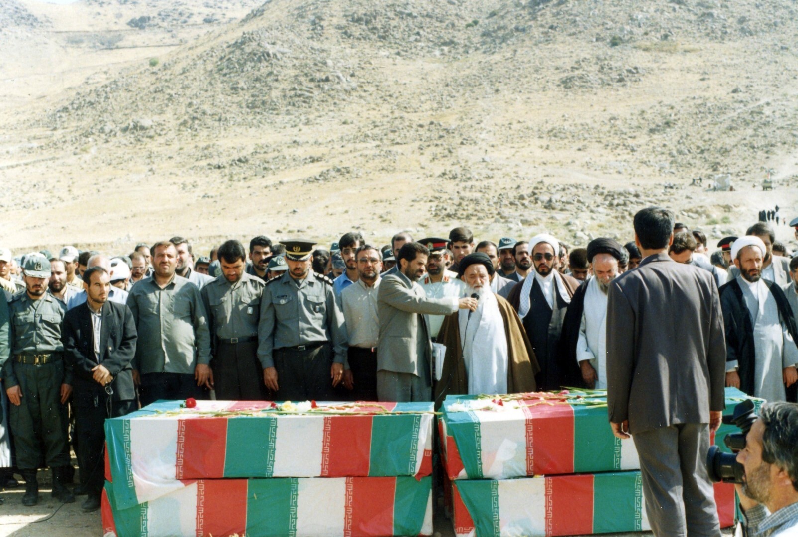 تصاویر/ تدفین شهدای گمنام در گاوازنگ زنجان