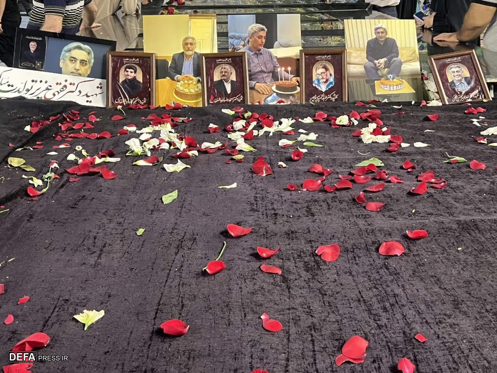 مراسم تولد شهید «سید امیرحسین فقهی» بر سر مزارش+ تصاویر