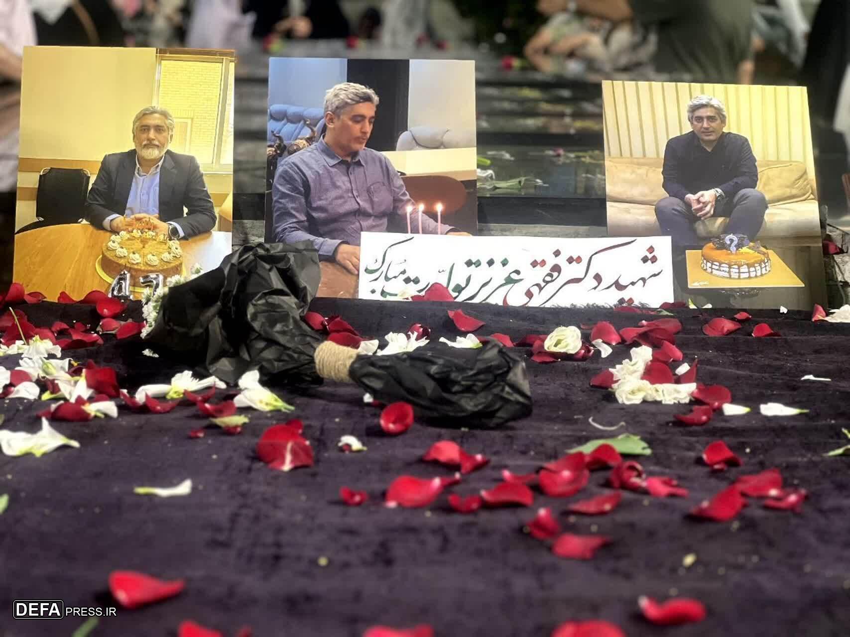 مراسم تولد شهید «سید امیرحسین فقهی» بر سر مزارش+ تصاویر