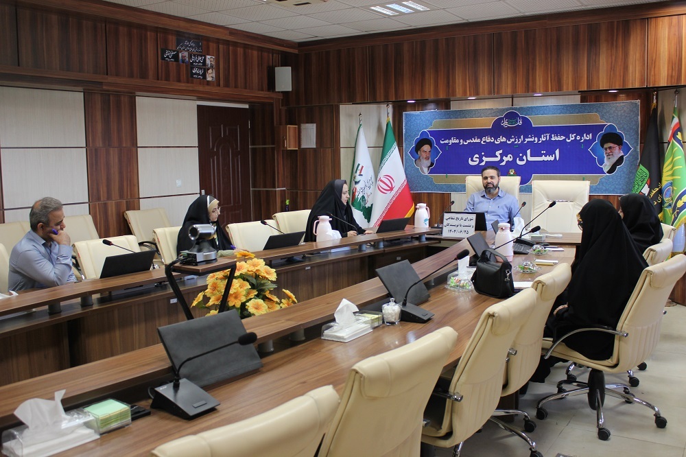 نشست شورای تاریخ شفاهی با حضور نویسندگان حوزه تاریخ شفاهی