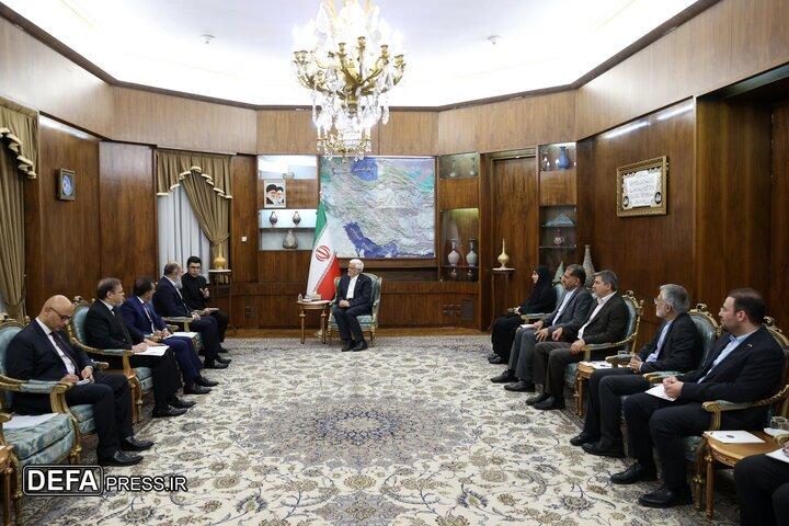 عارف: پاکستان در ایام جنگ یک صدا از ایران حمایت کرد