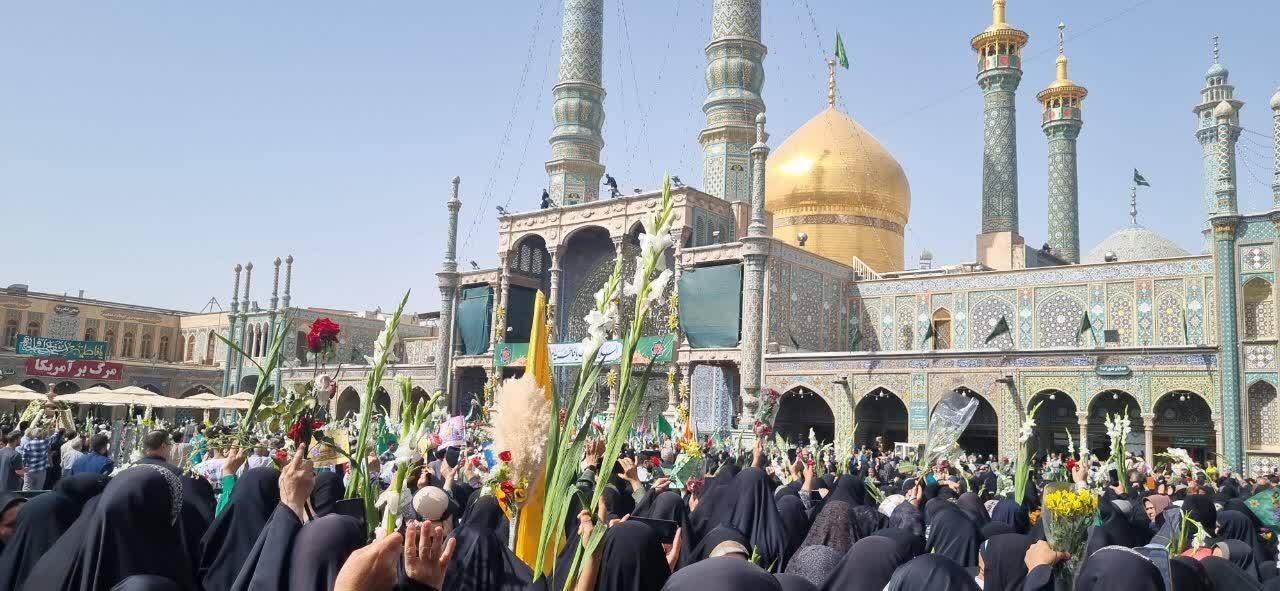 تصاویر/ حضور پرشور بانوان در کاروان نمادین ورود کریمه اهل بیت(س) به قم