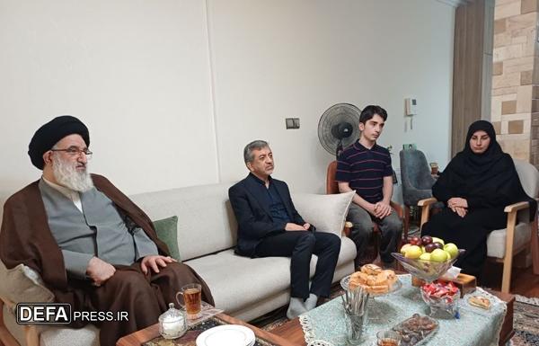 دیدار امام‌جمعه کرج با خانواده شهدای حملات صهیونیستی