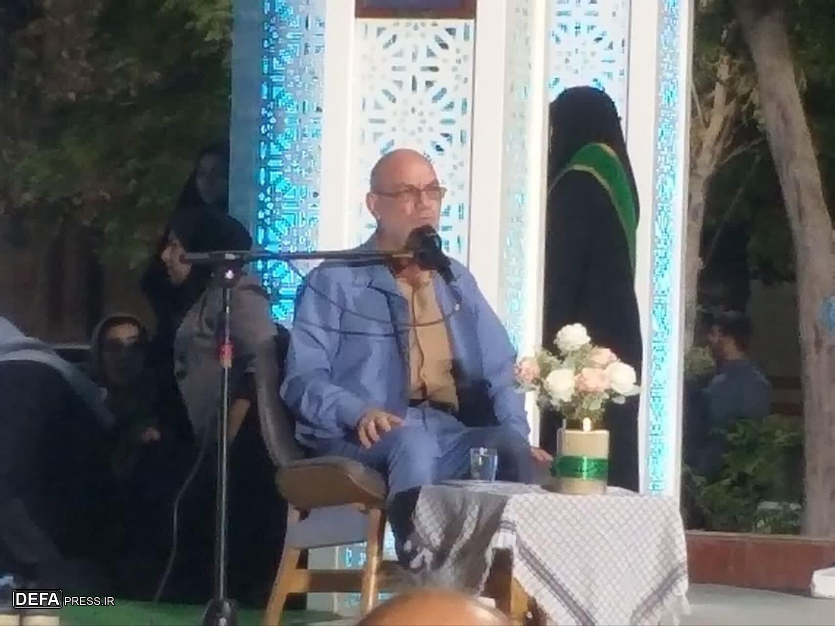 راوی دفاع مقدس در شاهرود: شهدا زنده‌اند و در دنیا مدیریت می‌کنند/ اسرائیل پوشالی و ترسو است