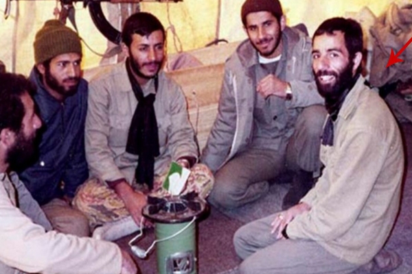 سربازی که مقام فرماندهی، ذره‌ای از تواضعش کم نکرد