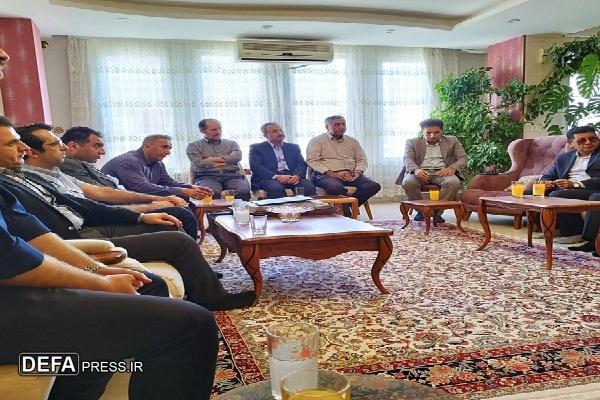 در مراسمی از «شایان بهمنی» ستاره کردستانی کنکور تجربی تجلیل شد