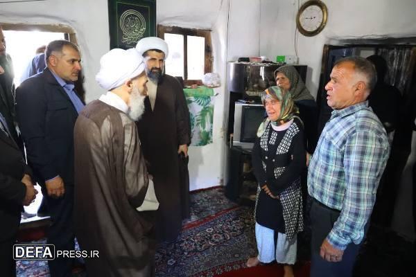 دیدار نماینده ولی فقیه در مازندران با جانباز ۵۰ درصد گلوگاه+ تصاویر