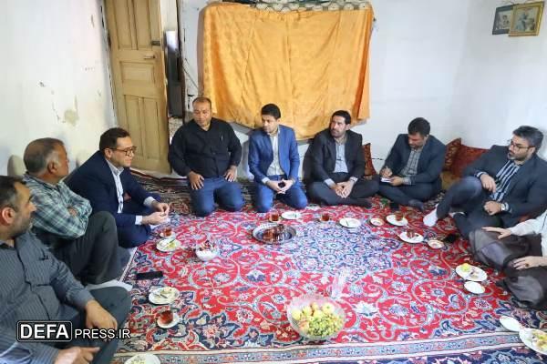 دیدار نماینده ولی فقیه در مازندران با جانباز ۵۰ درصد گلوگاه+ تصاویر