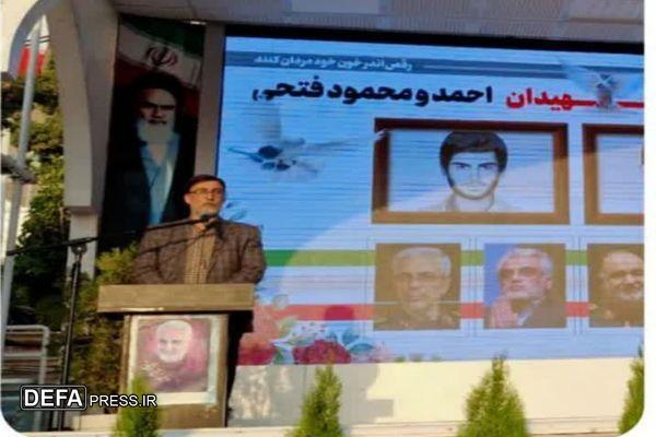 مراسم بزرگداشت شهیدان فتحی با حضور خانواده معظم شهدا در گلزار شهدای کرمان برگزار شد+تصاویر