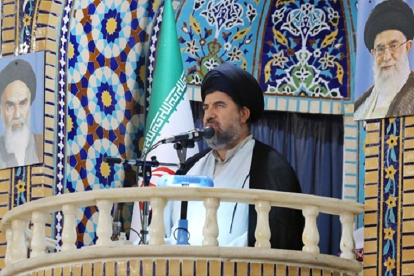 ایثار و گذشت، رمز موفقیت دوران دفاع مقدس است