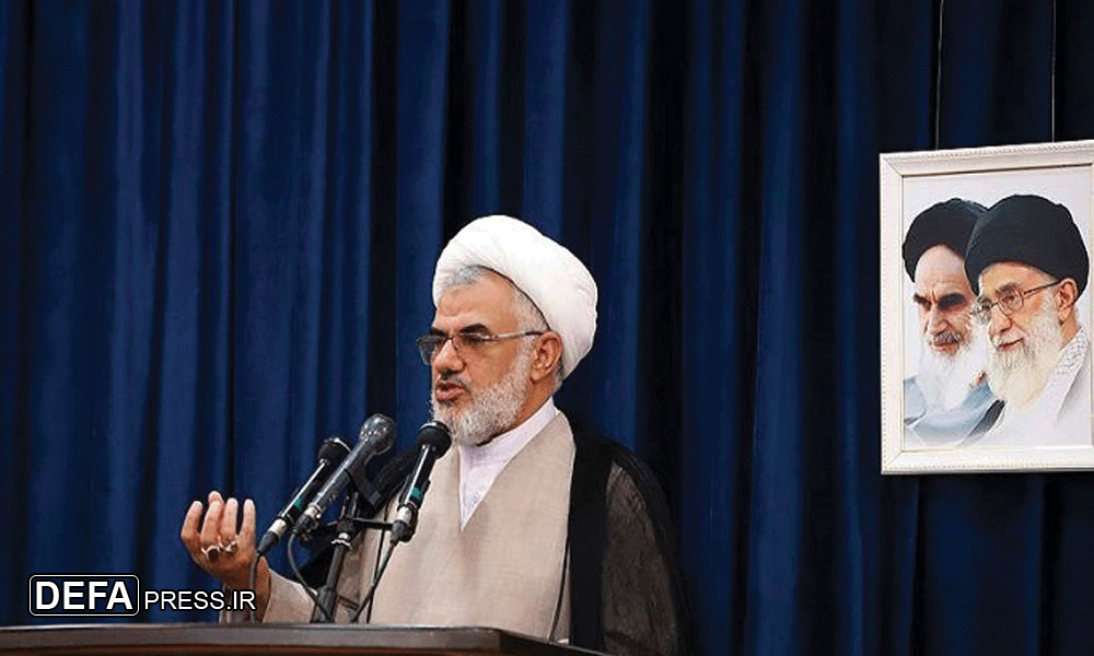 امام جمعه بندرعباس: دفاع مقدس ترکیبی از ملی گرایی دینی بود