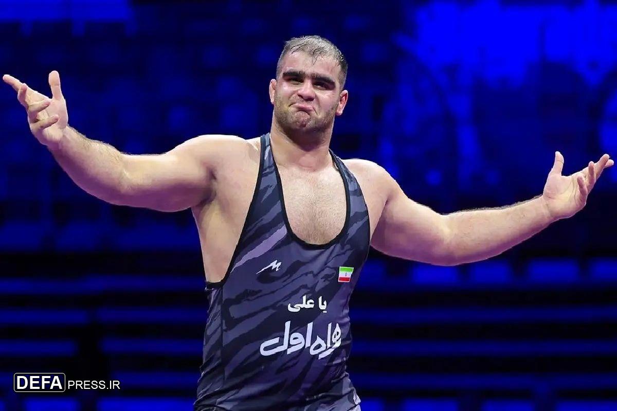 دومین نشان طلای کشتی فرنگی جهان بر سینه امین میرزازاده