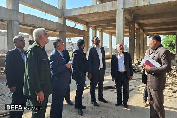 بازدید معاون استاندار و سرپرست فرمانداری اهواز از پروژه موزه دفاع مقدس خوزستان