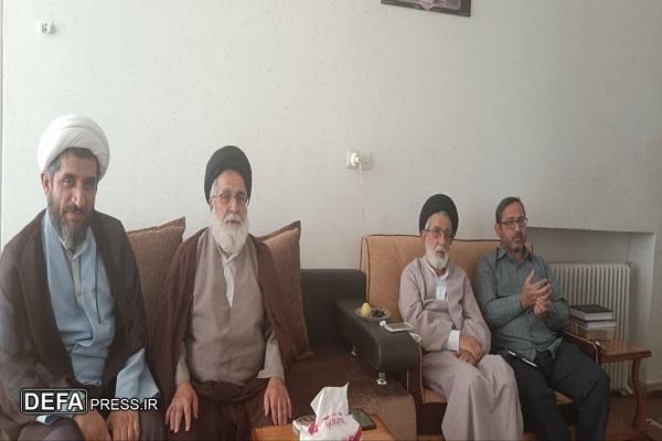 عیادت معاون سازمان روحانیون حفظ آثار یزد از روحانی پیشکسوت دفاع مقدس + تصاویر
