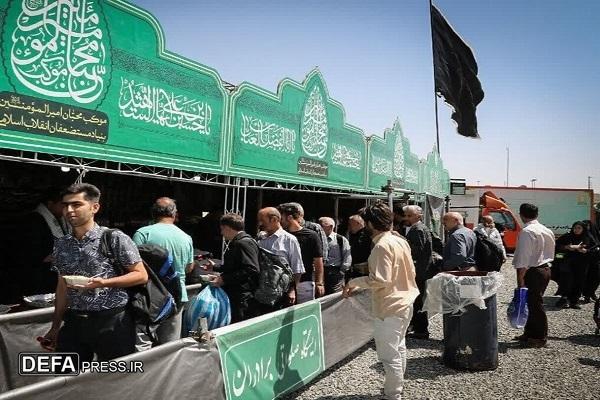 ۱۴ هزار جهادگر در دهه آخر صفر به زائران امام رضا(ع) خدمت‌رسانی کردند