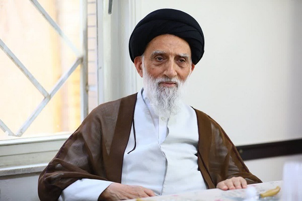 عبور موفق کشور از بحران‌ها مرهون اخلاص شهدا و اتحاد ملی است