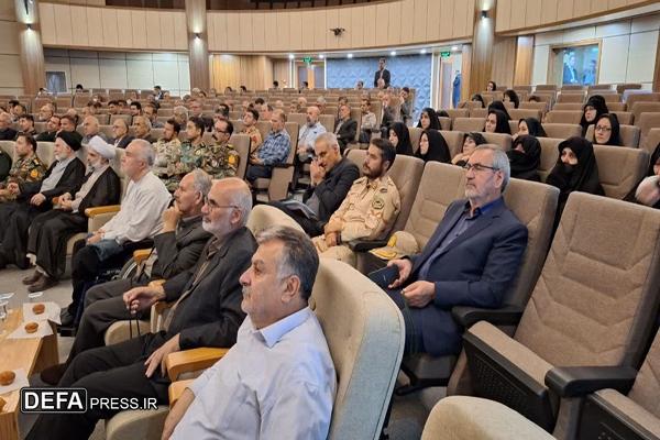 کتاب «رها در آسمان»، زندگینامه شهید «حسین حیدری» در اردبیل رونمایی شد