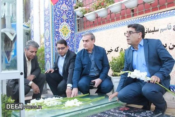گردهمایی جامعه ورزشی و جوانان کرمان در گلزار شهدا+تصاویر