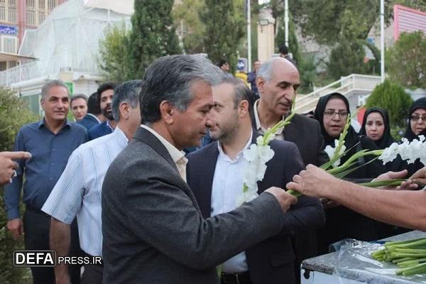 گردهمایی جامعه ورزشی و جوانان کرمان در گلزار شهدا+تصاویر