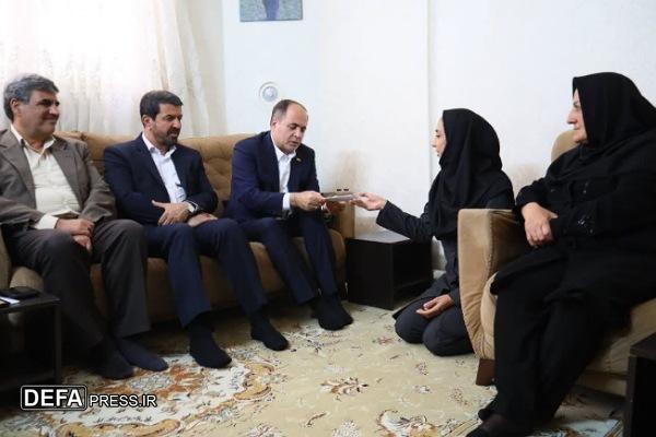 دیدار وزیر جهاد کشاورزی  با خانواده شهیده «بهاره لطفی» + تصاویر