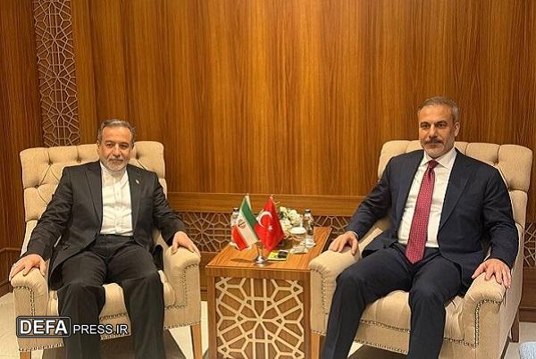 دیدار عراقچی و «فیدان» در حاشیه نشست فوق العاده جده