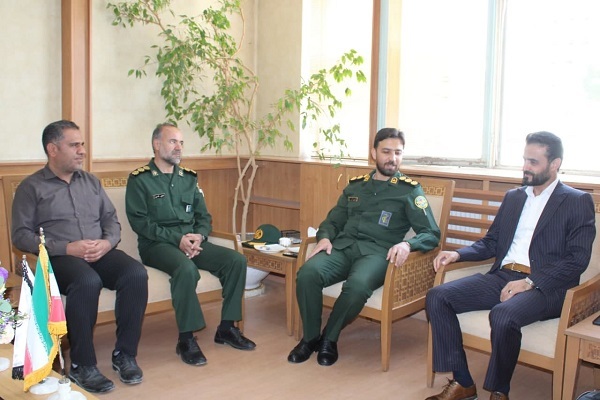 دیدار مدیرکل حفظ آثار و نشر ارزش‌های دفاع مقدس و مقاومت استان چهارمحال و بختیاری با مدیرکل جدید راه و شهرسازی استان