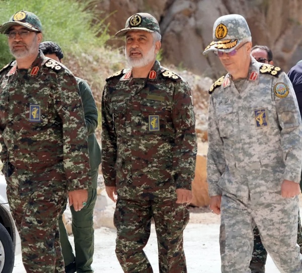 سرداران شهید «محمد باقری»، «حاجی‌زاده» و «محمود باقری» در قاب یک عکس