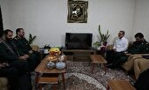 دیدار فرمانده سپاه قدس گیلان با خانواده شهید مدافع حرم «مسافر» در رشت