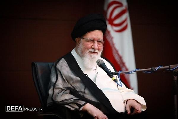 تلاش علمی و معنوی طلبه باید برای خدا و خدمت مردم باشد/ سرمایه اصلی خدمت طلبه، شناخت دین، فقه و اصول است 