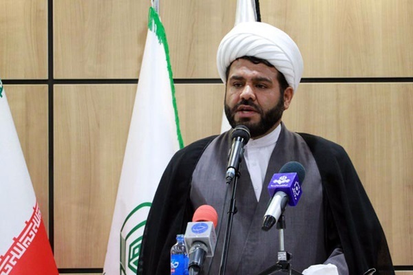 اعزام خانوادههای شهدا  و خادمین امامزادگان به اردوی زیارتی