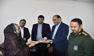 خانواده‌های شهدا و ایثارگران سمبل صبر و مقاومت هستند