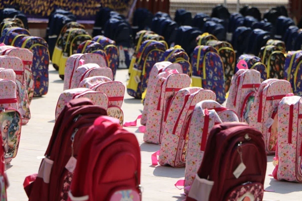 اهدای بیش از ۸ هزار بسته لوازم‌التحریر به دانش‌آموزان تحت حمایت کمیته امداد البرز