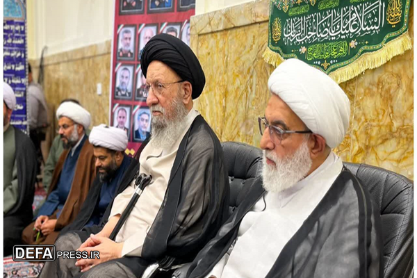 طلاب پل ارتباطی نسل امروز با میراث انبیا هستند