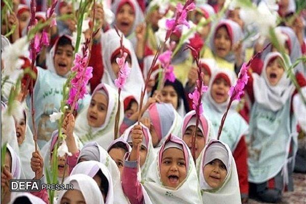 آغاز جشن شکوفه‌ها با حضور بیش از یک میلیون کلاس اولی