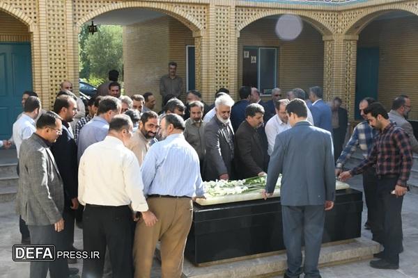 گلباران مزار آلاله های گمنام دانشگاه سمنان همزمان با هفته دفاع مقدس