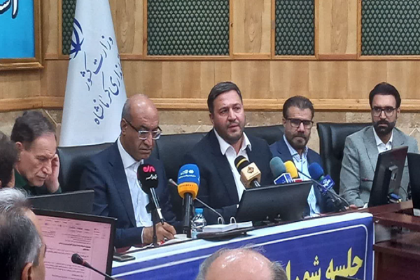 ملت ایران هرگز با عزت و شرف خود معامله نمی‌کند