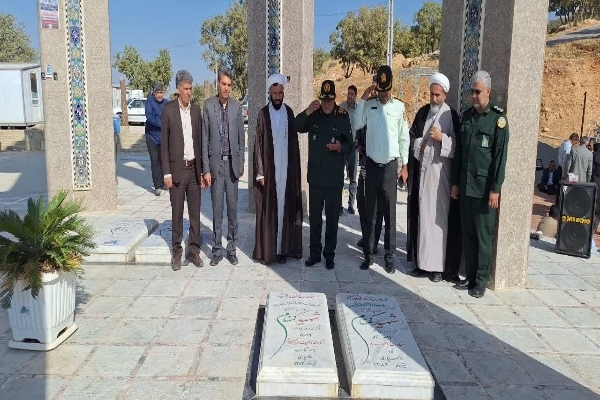 تصاویر/ عطرافشانی قبور مطهر شهدای گمنام توسط پرسنل صنعت برق کهگیلویه و بویراحمد