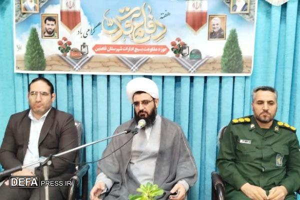 دیدار مسئولان شهرستان فامنین با امام جمعه به مناسبت هفته دفاع مقدس + تصاویر