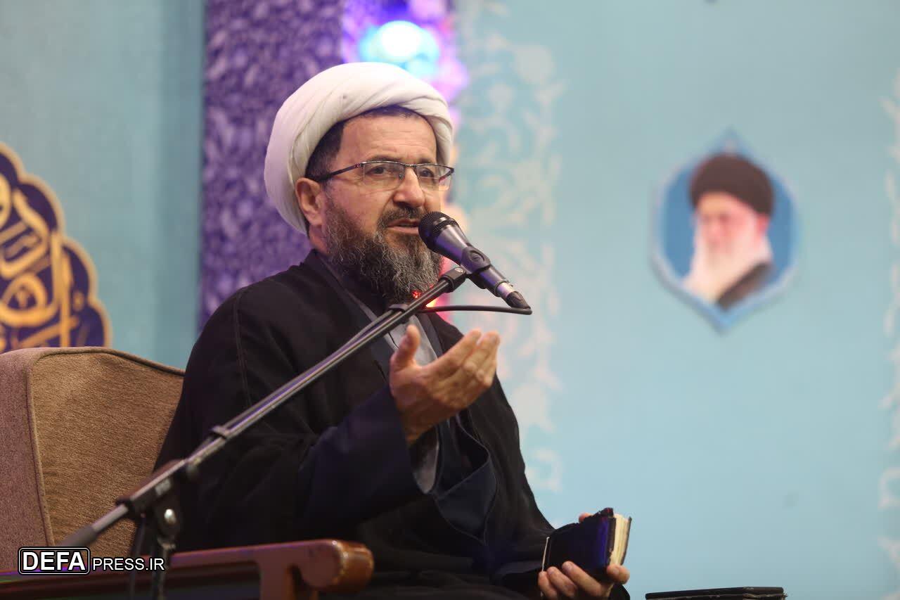 هرگونه بی توجهی به ارزش‌های اسلامی بی احترامی به خون شهداست