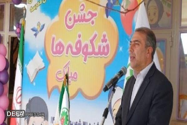 برای تحصیل دانش‌آموزان کردستان محیط مطلوبی را ایجاد خواهیم کرد