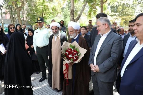 ادای احترام معاون رئیس‌جمهور به شهدا در نظرآباد