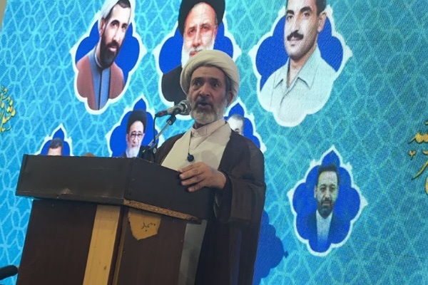 مساجد در برابر توطئه‌ها و هجمه‌های فرهنگی دشمنان اسلام نقش مهمی دارند