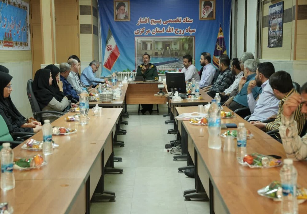 تجلیل از پزشکان مراکز درمانی همزمان با روز پزشک