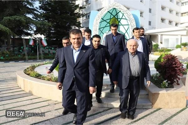 ادای احترام معاون رئیس‌جمهور به یادمان شهید گمنام استانداری